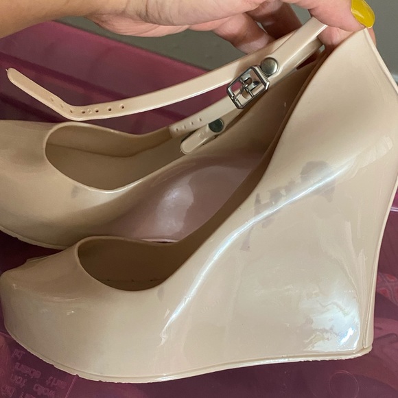 Cream wedges - Picture 3 of 6